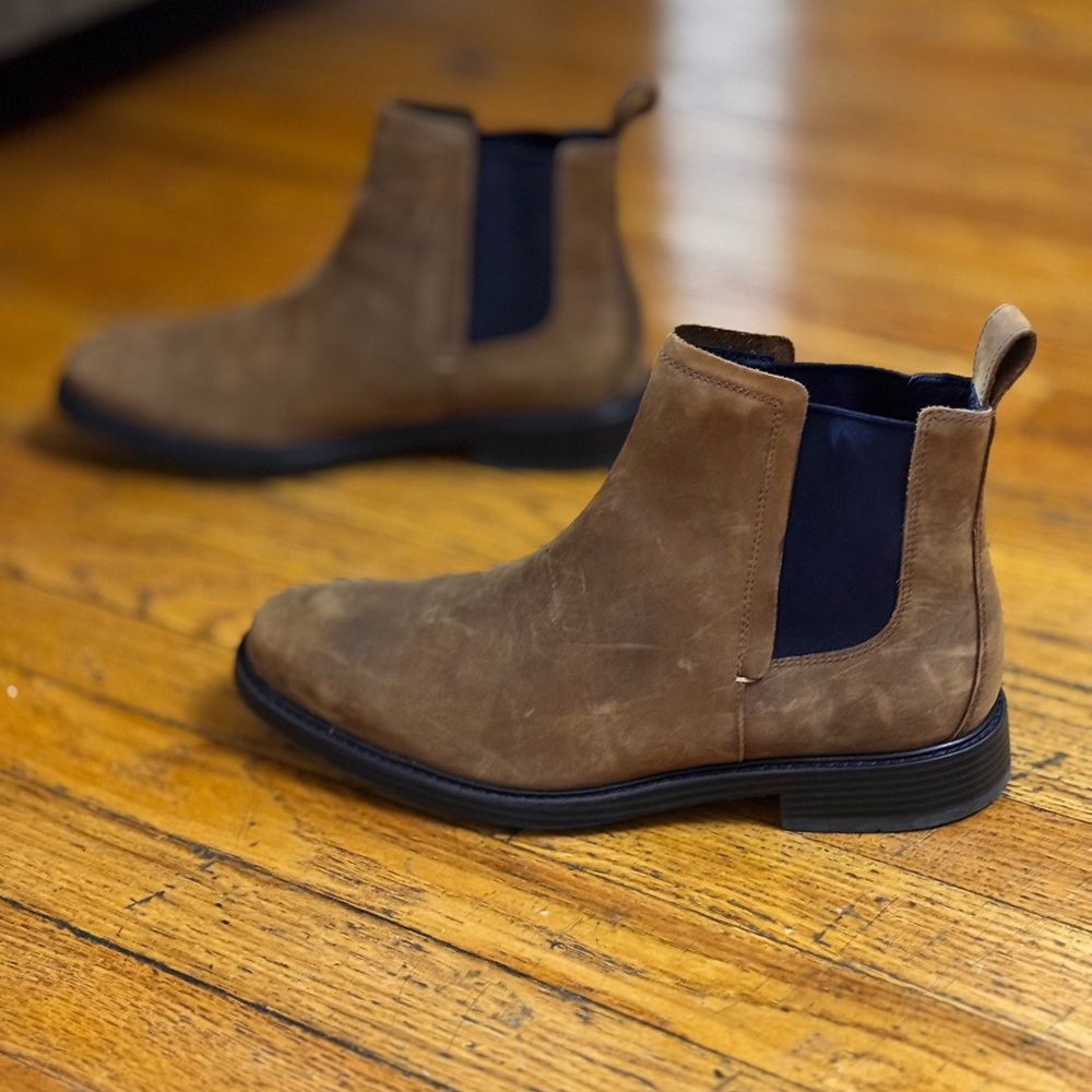 Cole Haan Chelsea Boots size 9M
